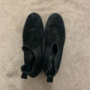 Women’s The Flexx Shetland Suede Round Toe Chelsea Boots Size 7.5